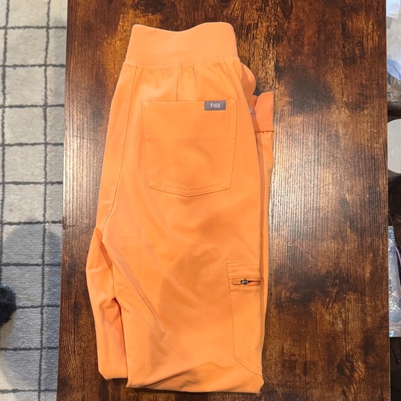 Figs Orange scrubs, high waisted with Blue Accents - Picture 2 of 4